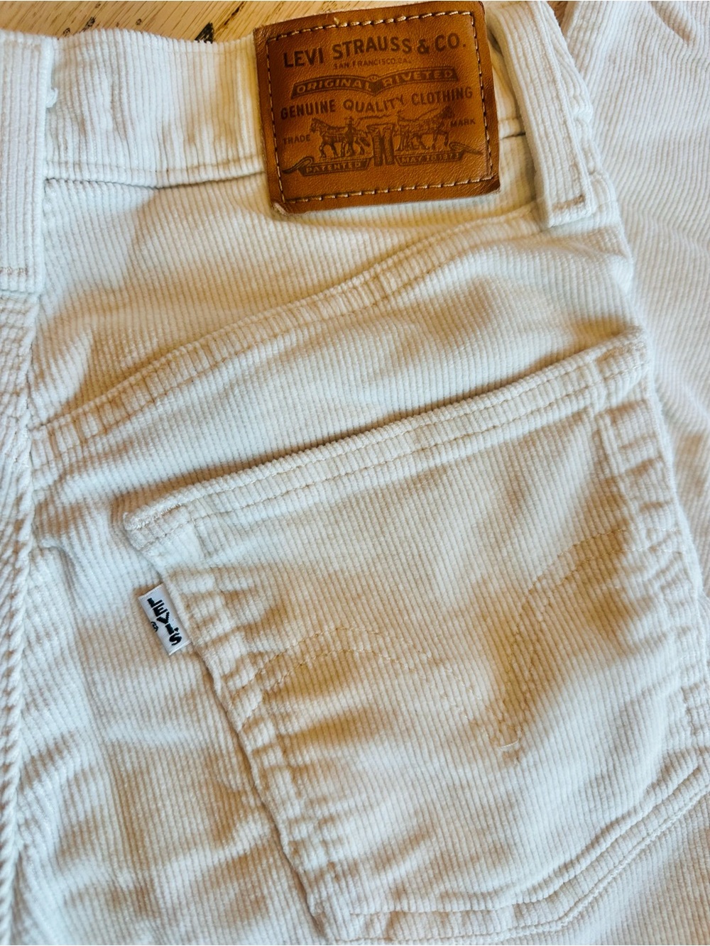 Levi's Corduroy Cream RibCage Straight-Ankle Jeans, Inseam: 26” - Picture 8 of 8